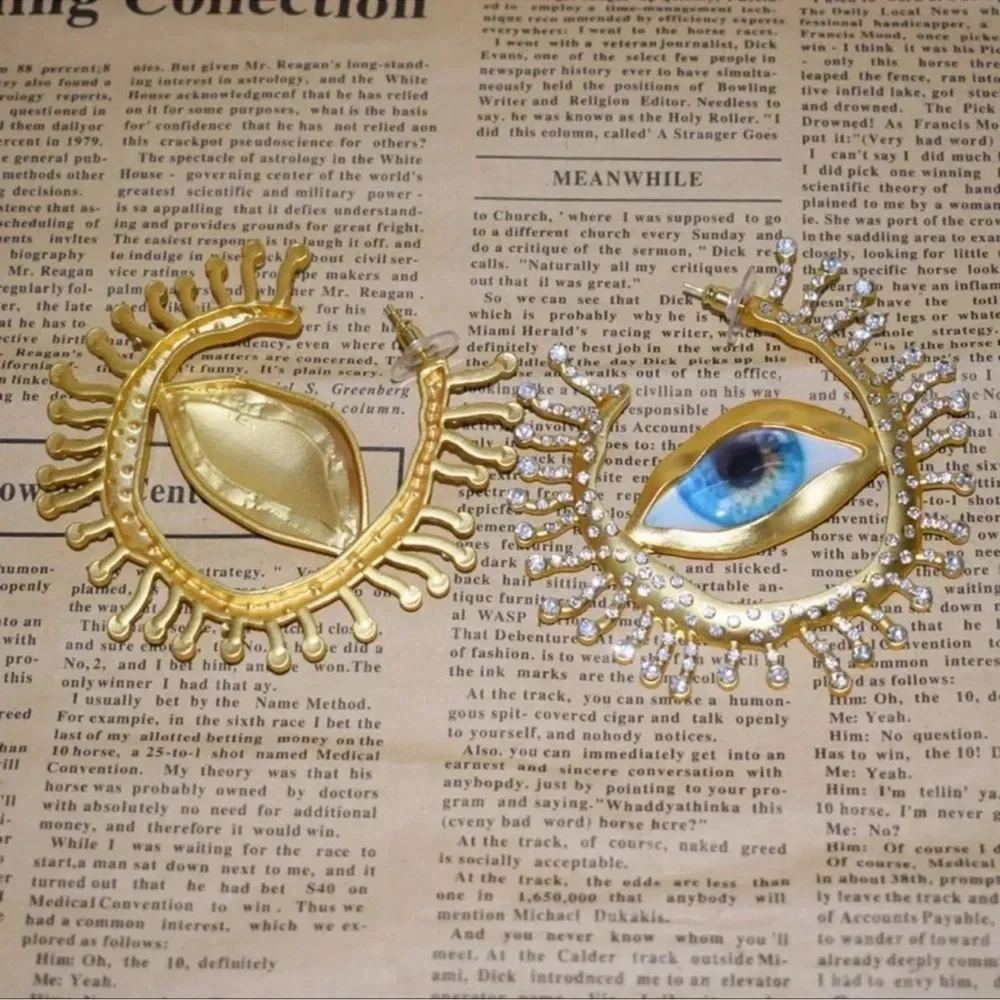 GAZE HOOP GOLD EYES EARRINGS - Picture 5 of 13